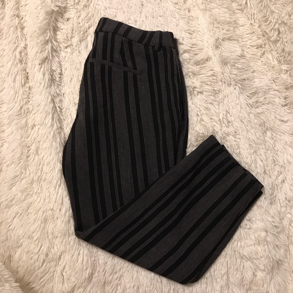 Mid-Rise straight leg ankle pant